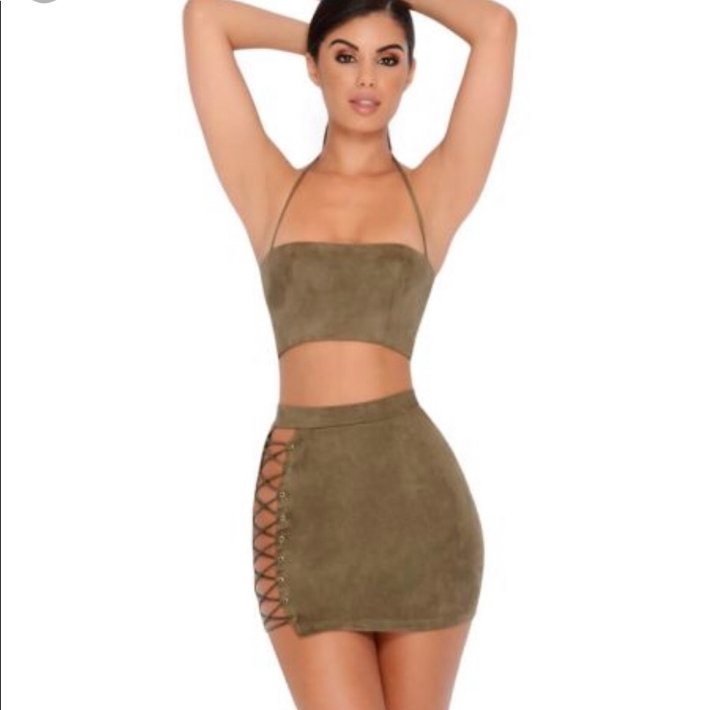 NWT - STRAIGHT LACED SUEDE TIE UP 2 PIECE SET